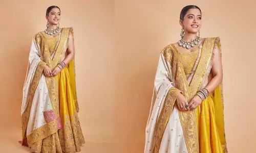 Navratri 2025: क्या आपके पास हैं इन 9 रंगों के दुपट्टे? इनके बिना अधूरी है नवरात्रि पूजा Navratri 2025: क्या आपके पास हैं इन 9 रंगों के दुपट्टे? इनके बिना अधूरी है नवरात्रि पूजा