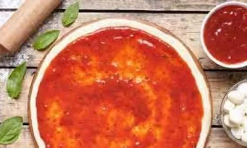 Pizza Sauce Recipe: घर पर बनाएं रेस्टोरेंट जैसा स्वादिष्ट और क्रीमी पिज्जा सॉस
