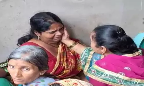 घबराहट लगने पर मम्मी के पास आया बेटा, अचानक मौत