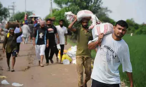 Ludhiana के ग्रामीण सतलुज नदी पर बांध को मजबूत करने के लिए समय के खिलाफ दौड़ रहे