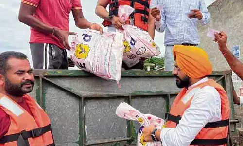 Punjab: सोंड ने शिवराज से कहा, राजनीति छोड़िए, सहायता सुनिश्चित कीजिए Punjab: सोंड ने शिवराज से कहा, राजनीति छोड़िए, सहायता सुनिश्चित कीजिए