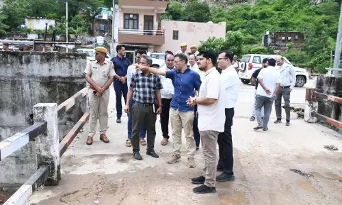 Sawai Madhopur प्रभारी सचिव ने बाढ़ प्रभावित क्षेत्रों का किया निरीक्षण Sawai Madhopur प्रभारी सचिव ने बाढ़ प्रभावित क्षेत्रों का किया निरीक्षण
