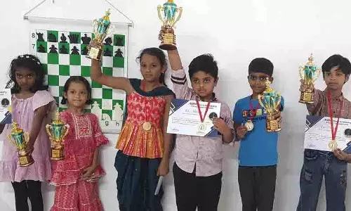 वेदांश और महीरा ने Hyderabad में अंडर-9 शतरंज खिताब जीते