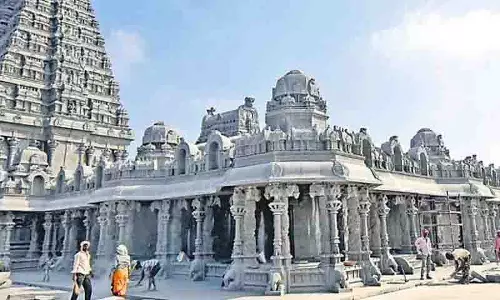 चंद्रग्रहण के कारण आज Yadagirigutta मंदिर बंद रहेगा चंद्रग्रहण के कारण आज Yadagirigutta मंदिर बंद रहेगा