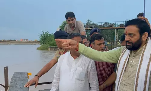 Haryana : मुख्यमंत्री ने क्षेत्र में जलभराव वाले इलाकों का दौरा किया, अधिकारियों को स्थायी समाधान खोजने को कहा Haryana : मुख्यमंत्री ने क्षेत्र में जलभराव वाले इलाकों का दौरा किया, अधिकारियों को स्थायी समाधान खोजने को कहा