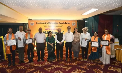 Kurukshetra  विश्वविद्यालय में प्रोफेसरों को लाइफटाइम अचीवमेंट पुरस्कार से सम्मानित किया गया