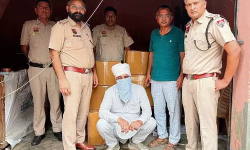 Haryana : फतेहाबाद में 1.25 लीटर अवैध गोलियों के साथ एक व्यक्ति गिरफ्तार Haryana : फतेहाबाद में 1.25 लीटर अवैध गोलियों के साथ एक व्यक्ति गिरफ्तार