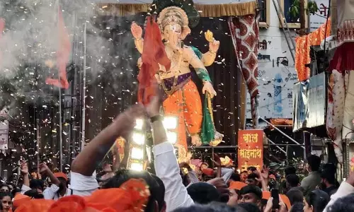 Mumbai: गणेश जुलूस के दौरान हाईटेंशन तार गिरने से 1 की मौत, 5 घायल