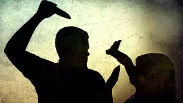 कोट्टायम में युवक ने पत्नी और सास की हत्या की, आरोपी की तलाश जारी कोट्टायम में युवक ने पत्नी और सास की हत्या की, आरोपी की तलाश जारी