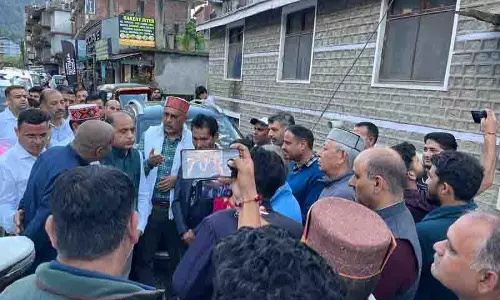 पूर्व CM ने सुखु सरकार पर आपदा राहत कोष के कुप्रबंधन का आरोप लगाया पूर्व CM ने सुखु सरकार पर आपदा राहत कोष के कुप्रबंधन का आरोप लगाया