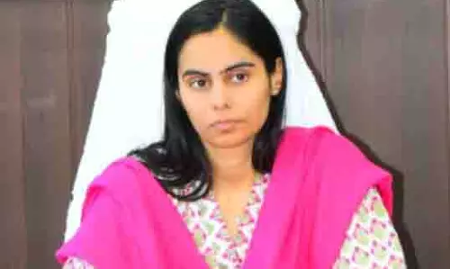 DC Reasi ने अनाधिकृत अनुपस्थिति के लिए नायब तहसीलदार का वेतन रोका