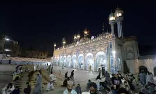 Pakistan में स्कूलों और अस्पतालों से ज़्यादा मस्जिदें हैं