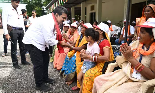 उपमुख्यमंत्री विजय शर्मा ने अयोध्या से लौटे श्रद्धालुओं का किया आत्मीय स्वागत