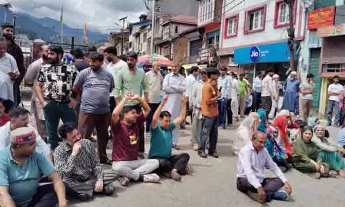 Jammu: जल संकट के कारण विरोध प्रदर्शन शुरू