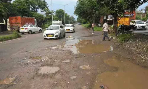 Kataria ने वी-3 सड़कों को यूटी प्रशासन को हस्तांतरित करने को मंजूरी दी