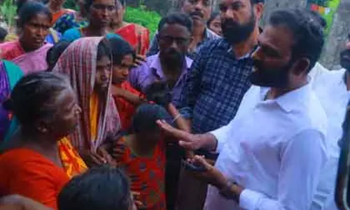 KTR ने सफाई कर्मचारी की मौत के लिए रेवंत रेड्डी सरकार को जिम्मेदार ठहराया KTR ने सफाई कर्मचारी की मौत के लिए रेवंत रेड्डी सरकार को जिम्मेदार ठहराया