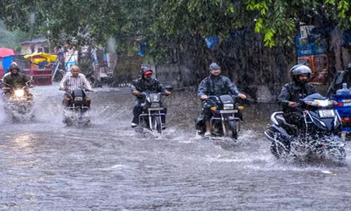गुजरात में भारी बारिश का रेड अलर्ट, उत्तरी जिलों में मानसून सक्रिय
