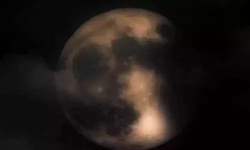 पूर्ण चंद्रग्रहण के दौरान रात के आकाश को रोशन करेगा दुर्लभ ब्लड मून पूर्ण चंद्रग्रहण के दौरान रात के आकाश को रोशन करेगा दुर्लभ ब्लड मून