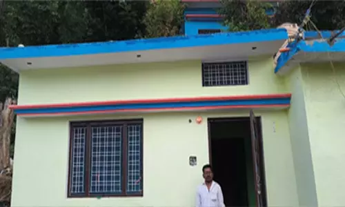 प्रधानमंत्री आवास योजना से चमोली के लाभार्थी को मिला सपनों का घर, जताया पीएम का आभार प्रधानमंत्री आवास योजना से चमोली के लाभार्थी को मिला सपनों का घर, जताया पीएम का आभार