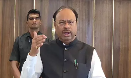 महाराष्ट्र : सरकार के नए जीआर के खिलाफ ओबीसी नेता, मंत्री चंद्रशेखर बावनकुले ने दी प्रतिक्रिया महाराष्ट्र : सरकार के नए जीआर के खिलाफ ओबीसी नेता, मंत्री चंद्रशेखर बावनकुले ने दी प्रतिक्रिया