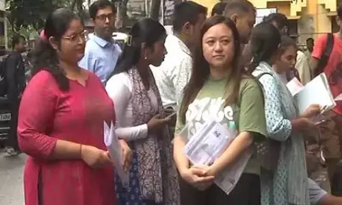 पश्चिम बंगाल: SSC ने कड़ी सुरक्षा के बीच 9 साल बाद शिक्षक भर्ती परीक्षा आयोजित की