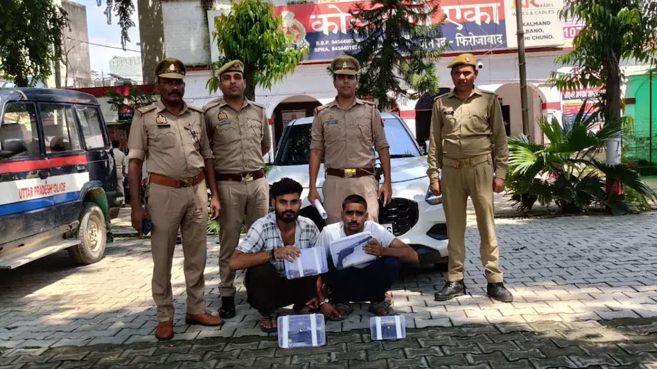 ऑनलाइन सेक्स रैकेट का भंडाफोड़, दो दलाल ऐसे करते थे ग्राहकों को लड़कियों की सप्लाई ऑनलाइन सेक्स रैकेट का भंडाफोड़, दो दलाल ऐसे करते थे ग्राहकों को लड़कियों की सप्लाई