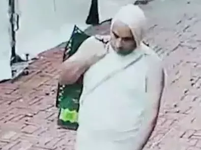 1 करोड़ की कलश चुराने वाला गिरफ्तार, लाल किला परिसर मामले में पुलिस को मिली सफलता 1 करोड़ की कलश चुराने वाला गिरफ्तार, लाल किला परिसर मामले में पुलिस को मिली सफलता