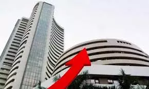 Mumbai: निवेशकों को मिली राहत, बाजार चढ़ा Mumbai: निवेशकों को मिली राहत, बाजार चढ़ा