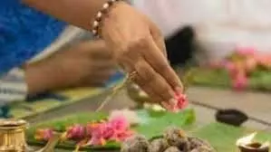 Pitru Paksha 2025 :मृत्यु के बाद पहला श्राद्ध करने के क्या हैं नियम, जानें धार्मिक कारण Pitru Paksha 2025 :मृत्यु के बाद पहला श्राद्ध करने के क्या हैं नियम, जानें धार्मिक कारण