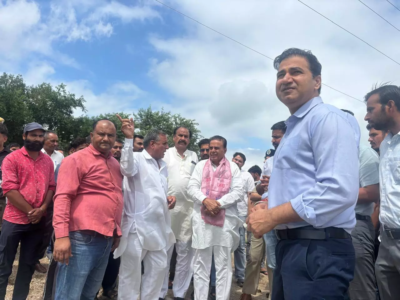 Jaipur जिला प्रभारी मंत्री जोगाराम पटेल ने किया वर्षा प्रभावित क्षेत्रों का दौरा Jaipur जिला प्रभारी मंत्री जोगाराम पटेल ने किया वर्षा प्रभावित क्षेत्रों का दौरा
