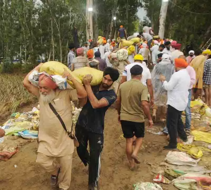 Punjab, हरियाणा, राजस्थान के लोग दरार को पाटने के लिए कड़ी मेहनत कर रहे Punjab, हरियाणा, राजस्थान के लोग दरार को पाटने के लिए कड़ी मेहनत कर रहे