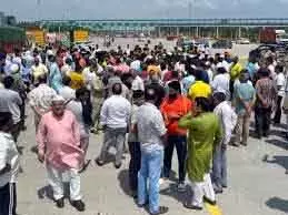 Delhi यूईआर-2 टोल के खिलाफ ग्रामीणों ने 13 सितंबर को महापंचायत बुलाई Delhi यूईआर-2 टोल के खिलाफ ग्रामीणों ने 13 सितंबर को महापंचायत बुलाई