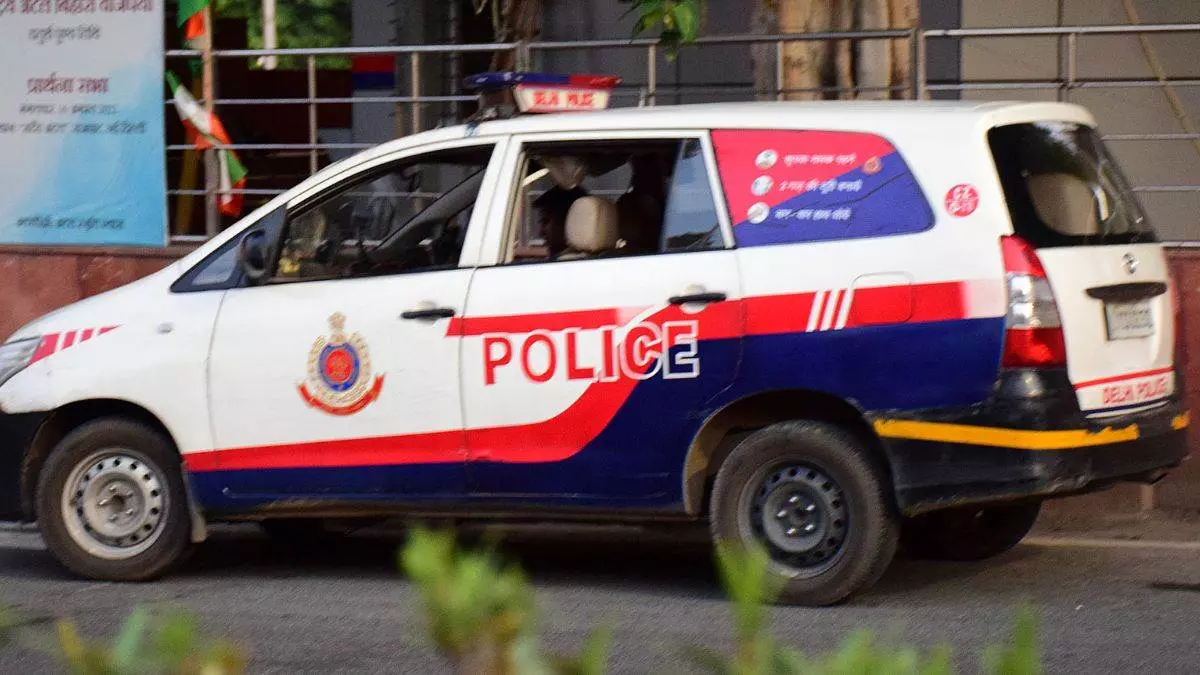 Delhi: नजफगढ़ में पुलिस पर हमला मामले में जांच जारी Delhi: नजफगढ़ में पुलिस पर हमला मामले में जांच जारी
