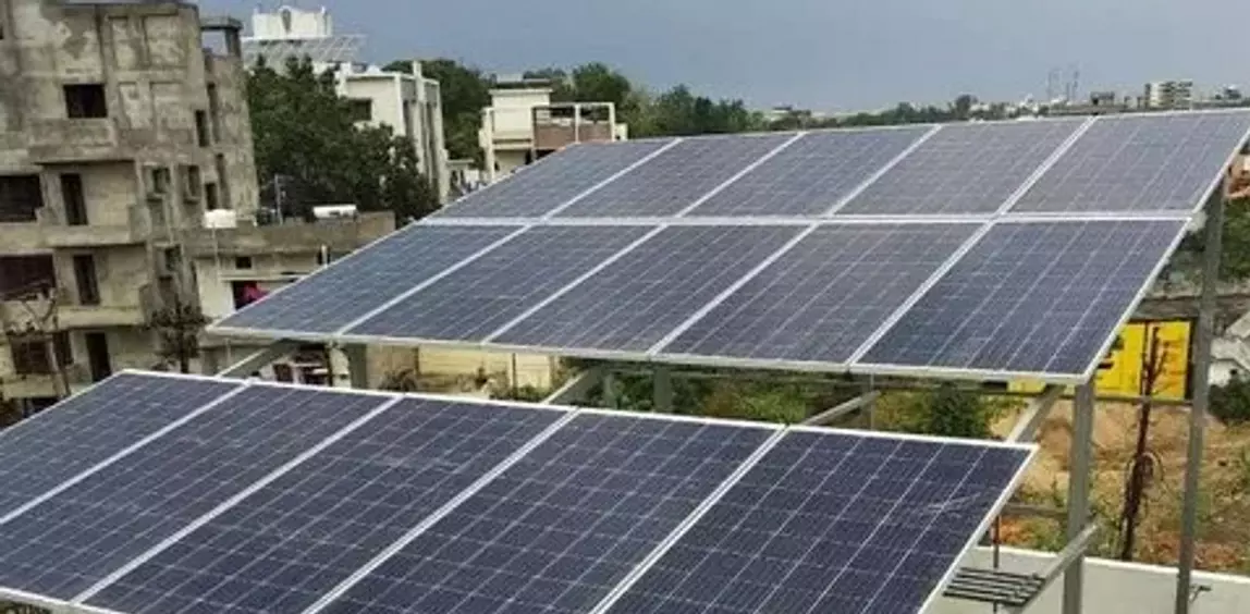 पीएम सूर्यघर मुफ्त बिजली योजना, महंगे बिजली बिल की चिंता खत्म पीएम सूर्यघर मुफ्त बिजली योजना, महंगे बिजली बिल की चिंता खत्म