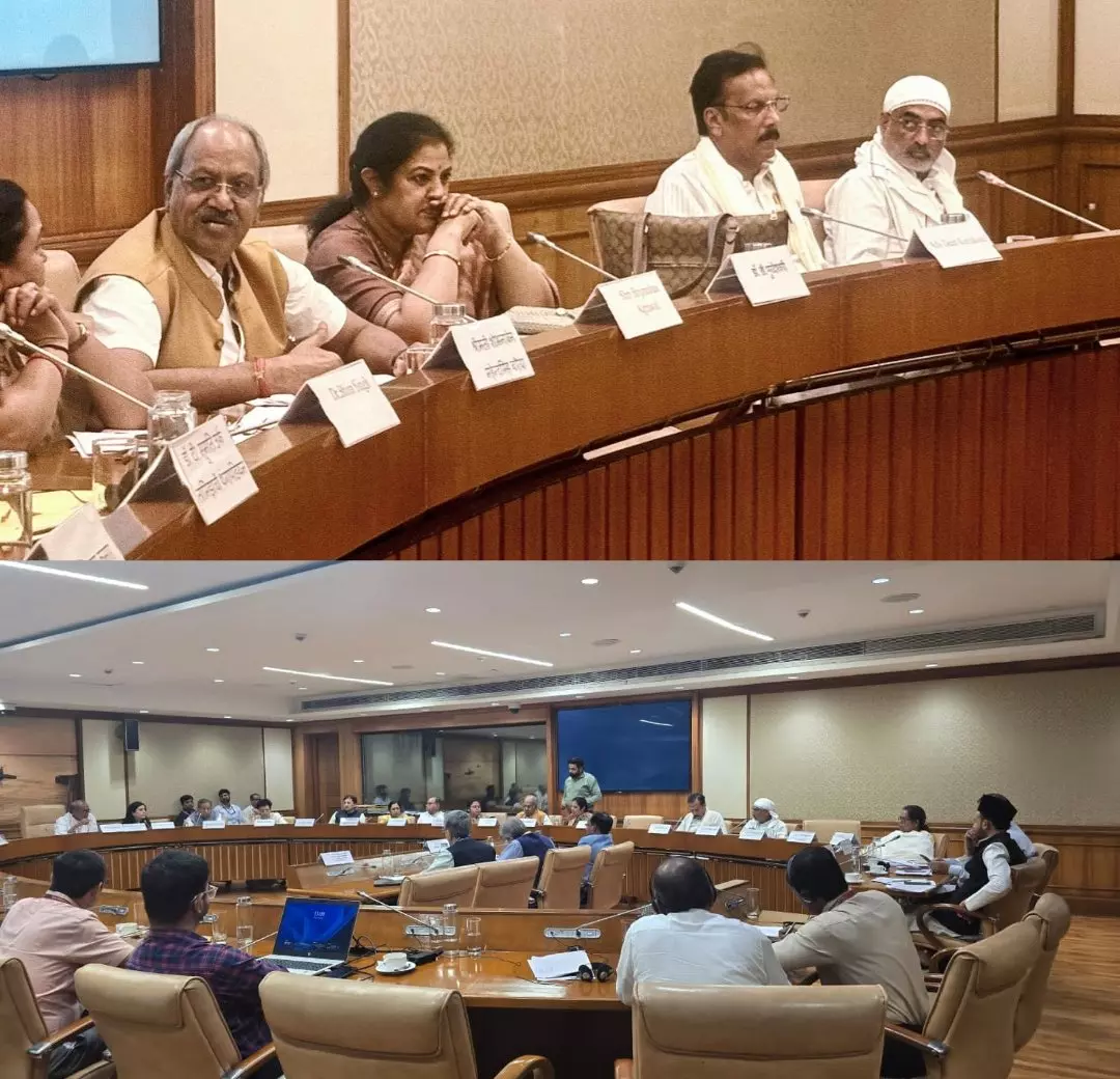 TET बैठक में शामिल हुए MP बृजमोहन अग्रवाल TET बैठक में शामिल हुए MP बृजमोहन अग्रवाल