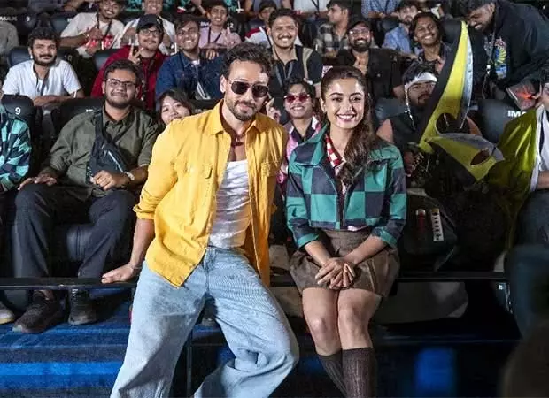Rashmika Mandanna और टाइगर श्रॉफ डेमन स्लेयर में 250 से अधिक प्रशंसकों के साथ शामिल हुए Rashmika Mandanna और टाइगर श्रॉफ डेमन स्लेयर में 250 से अधिक प्रशंसकों के साथ शामिल हुए