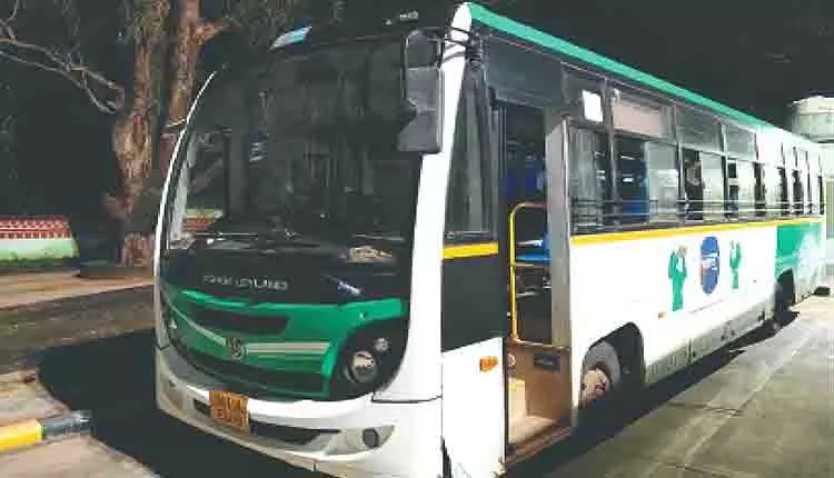 मयूरभंज में दो नाबालिग लड़कों को 10 रुपये के किराए के लिए 25 km अतिरिक्त यात्रा करने के लिए मजबूर मयूरभंज में दो नाबालिग लड़कों को 10 रुपये के किराए के लिए 25 km अतिरिक्त यात्रा करने के लिए मजबूर