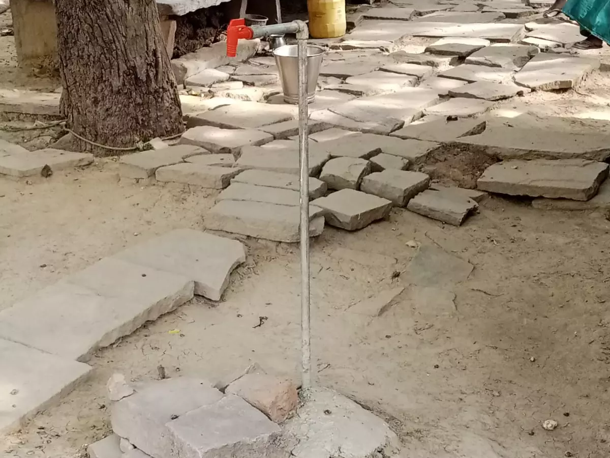 Mirzapur: नल की जलापूर्ति बंद, ग्रामीण परेशान Mirzapur: नल की जलापूर्ति बंद, ग्रामीण परेशान