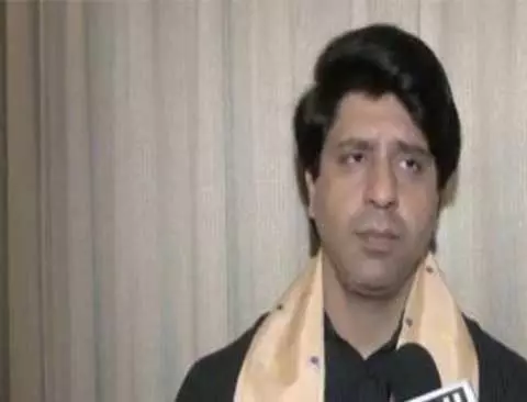 बिहार बाढ़ दौरे पर कांग्रेस सांसद तारिक अनवर को स्थानीय लोगों ने घेरा, BJP ने कहा वीवीआईपी मोड बिहार बाढ़ दौरे पर कांग्रेस सांसद तारिक अनवर को स्थानीय लोगों ने घेरा, BJP ने कहा वीवीआईपी मोड