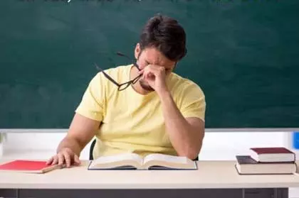 TET Exam: सेवानिवृत्ति के कगार पर खड़े शिक्षकों के लिए संघर्ष TET Exam: सेवानिवृत्ति के कगार पर खड़े शिक्षकों के लिए संघर्ष