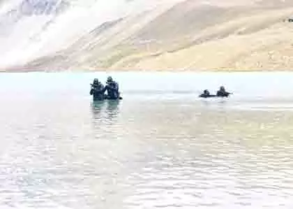 भारतीय सेना और नौसेना ने Sikkim में चुनौतीपूर्ण युद्ध किया भारतीय सेना और नौसेना ने Sikkim में चुनौतीपूर्ण युद्ध किया