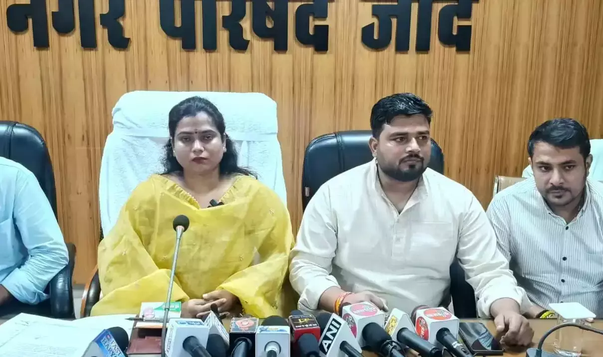 Jind: सीएम राहत कोष को नप चेयरमैन से मिली 3.25 लाख की मदद Jind: सीएम राहत कोष को नप चेयरमैन से मिली 3.25 लाख की मदद