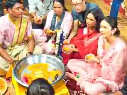 Rakul Preet Singh: काशी की अपनी धार्मिक यात्रा के दौरान गंगा आरती की Rakul Preet Singh: काशी की अपनी धार्मिक यात्रा के दौरान गंगा आरती की