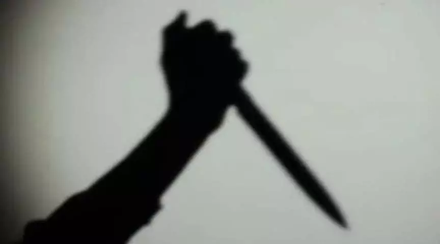 पेट्रोल भरवाने के विवाद में दो गुटों के बीच चाकूबाजी, मामला दर्ज पेट्रोल भरवाने के विवाद में दो गुटों के बीच चाकूबाजी, मामला दर्ज