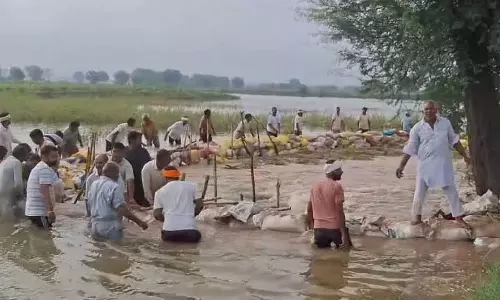 Rajasthan : घग्गर नदी का बांध टूटा, अलर्ट जारी Rajasthan : घग्गर नदी का बांध टूटा, अलर्ट जारी