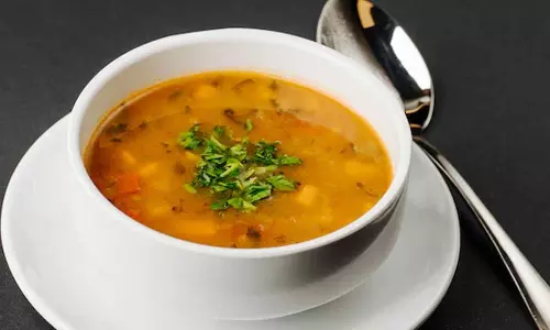 Moong dal soup: बरसात में इसका सेवन फायदेमंद