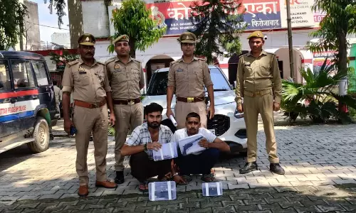 ऑनलाइन सेक्स रैकेट का भंडाफोड़, दो दलाल ऐसे करते थे ग्राहकों को लड़कियों की सप्लाई ऑनलाइन सेक्स रैकेट का भंडाफोड़, दो दलाल ऐसे करते थे ग्राहकों को लड़कियों की सप्लाई