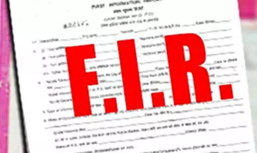 शिक्षा अधिकारी ने बाबू को धमकी दी, FIR दर्ज