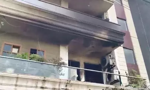 AC फटने से 3 लोगों की मौत, पालतू कुत्ता भी जिंदा जला