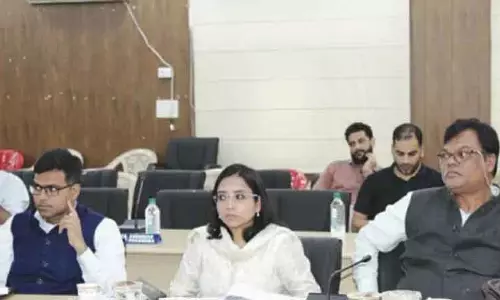 Budgam केंद्र की टीम ने बडगाम राहत कार्य की समीक्षा की, सहयोग का वादा किया